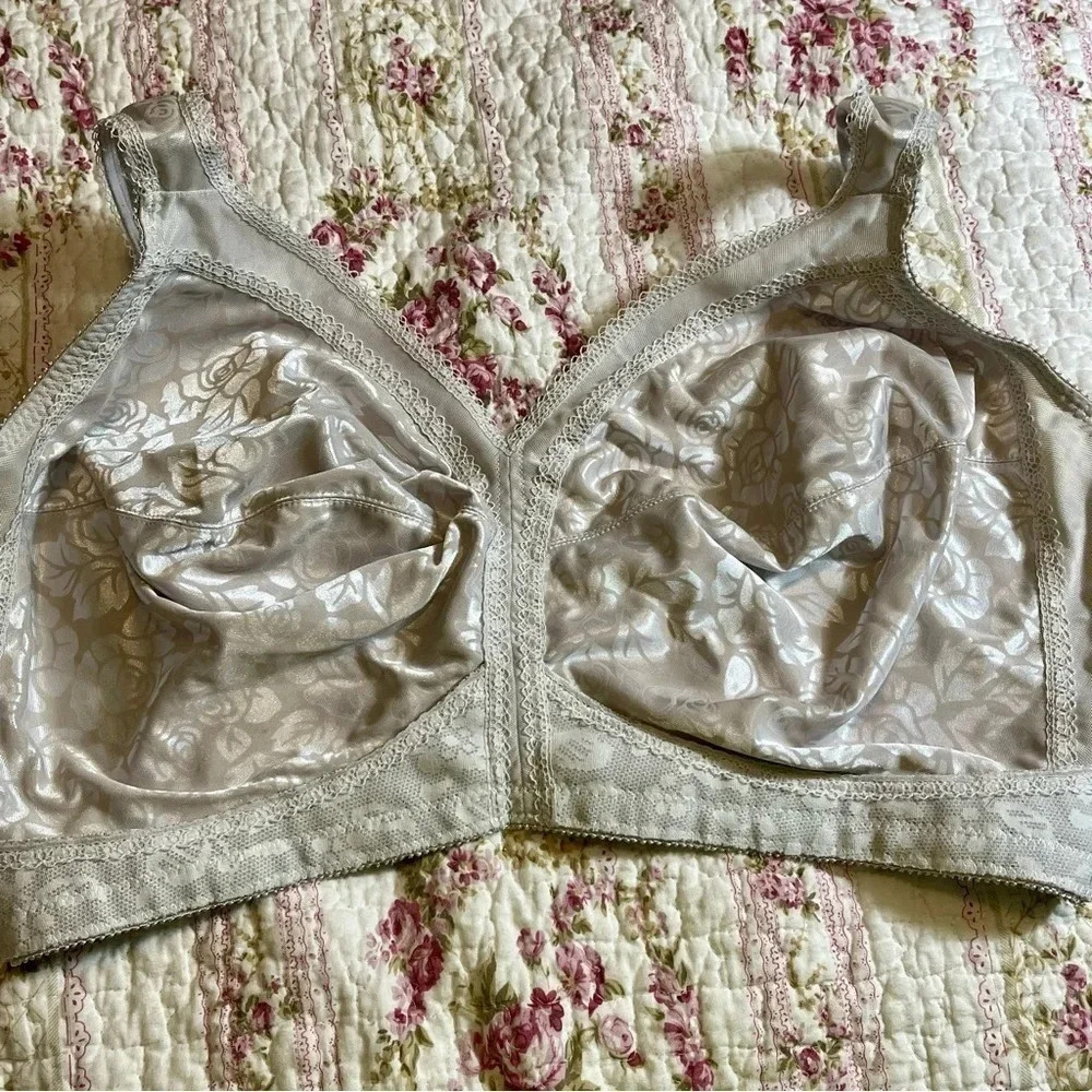 Playtex Original White Comfort Strap Unpadded Wirefree Bra Womans 44DDD